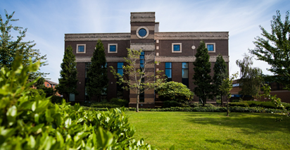 Image of the library building for moodle 4